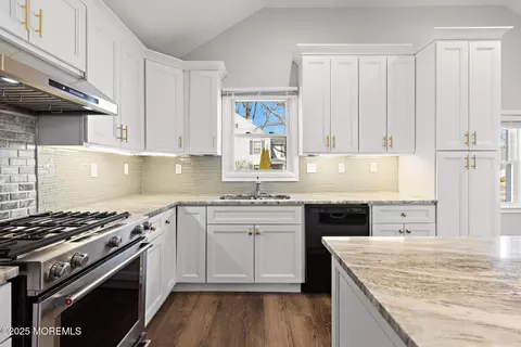 Kitchen - 34 Forrest Ave, Rumson, NJ 07760 photo 4 of 4