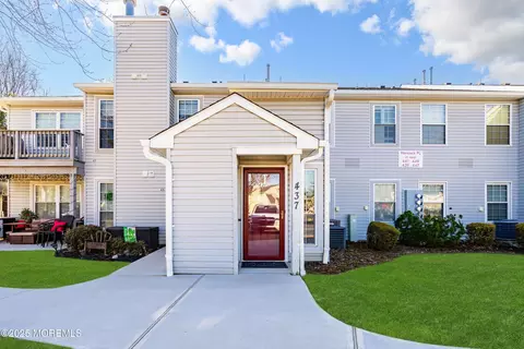 437 Hancock Pl, Morganville, NJ 07751