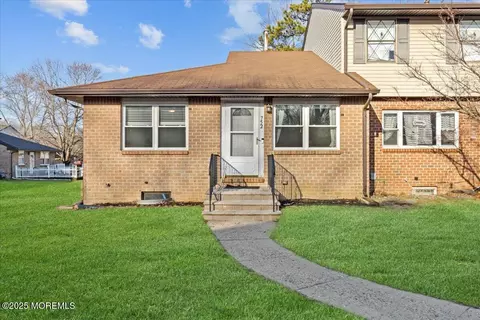 752 Kevin Ct, Brick, NJ 08724