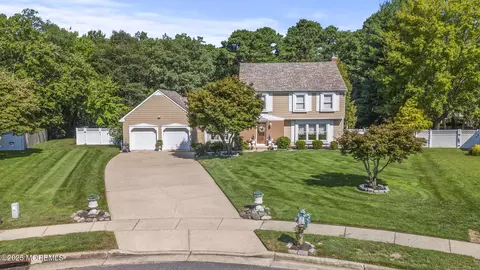 9 Sherman Ct, Manalapan, NJ 07726