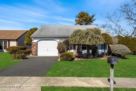 14 Marlow Ave, Manchester, NJ 08759