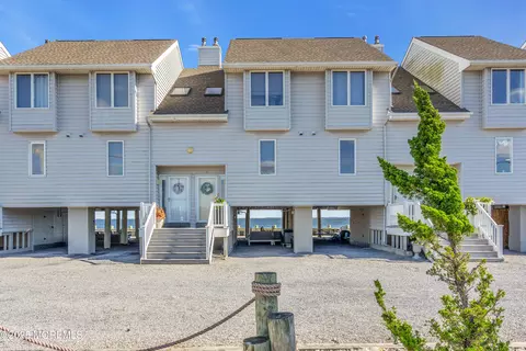 389 Bay Shore Dr #4, Barnegat, NJ 08005
