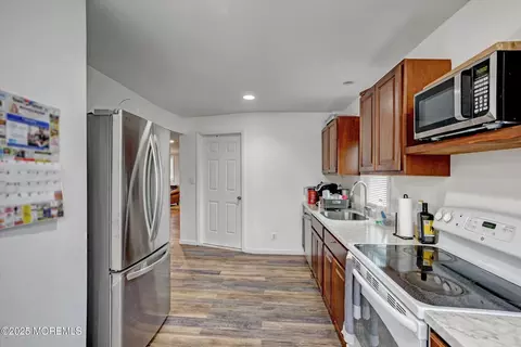 Kitchen - 259 Matawan Ave, Matawan, NJ 07747 photo 2 of 2