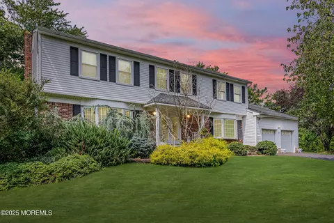 12 Jack Ln, Marlboro, NJ 07746