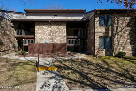 98 Arrowood Rd #K, Manalapan, NJ 07726