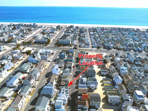 39 W Rutherford Ln, Lavallette, NJ 08735
