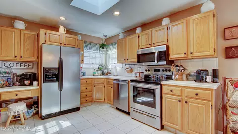Kitchen - 8 Feathertree Ct, Howell, NJ 07731 photo 5 of 6