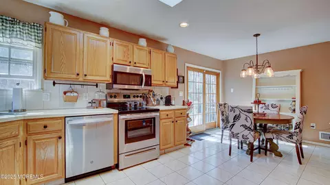 Kitchen - 8 Feathertree Ct, Howell, NJ 07731 photo 4 of 6