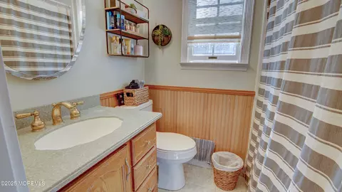 Bath - 8 Feathertree Ct, Howell, NJ 07731 photo 5 of 6