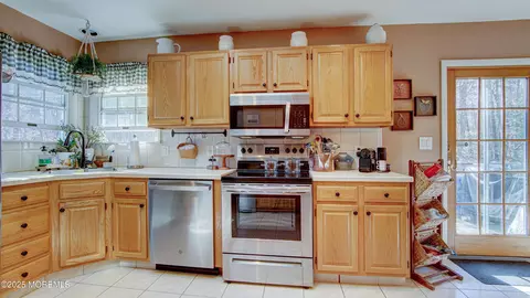 Kitchen - 8 Feathertree Ct, Howell, NJ 07731 photo 6 of 6
