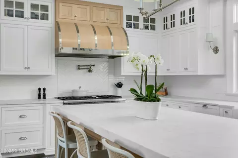 Kitchen - 47 Bellevue Ave, Rumson, NJ 07760 photo 3 of 4