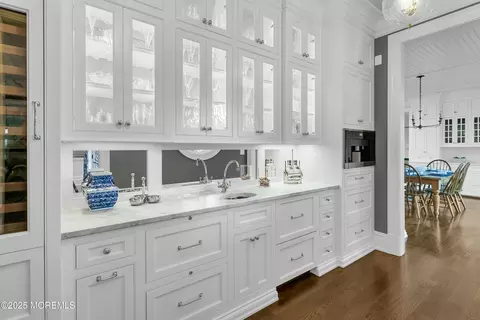 Kitchen - 47 Bellevue Ave, Rumson, NJ 07760 photo 4 of 4