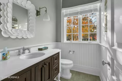Bath - 47 Bellevue Ave, Rumson, NJ 07760 photo 1 of 9