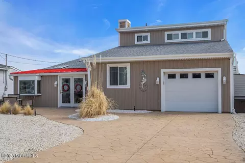 Exterior - 1604 Beach Blvd, Forked River, NJ 08731 photo 2 of 14