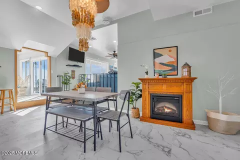 Dining - 1604 Beach Blvd, Forked River, NJ 08731 photo 2 of 4