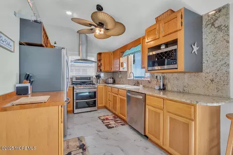 Kitchen - 1604 Beach Blvd, Forked River, NJ 08731 photo 2 of 9
