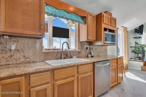 Kitchen - 1604 Beach Blvd, Forked River, NJ 08731 photo 6 of 9