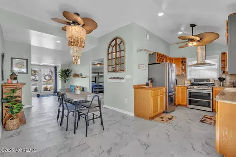 Dining - 1604 Beach Blvd, Forked River, NJ 08731 photo 4 of 4