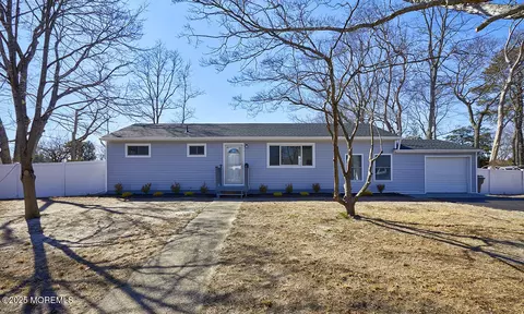516 Midstreams Rd, Brick, NJ 08724