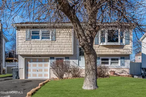 1458 Delaware Ave, Toms River, NJ 08753