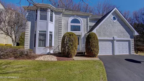 19 Aldingham Cir, East Brunswick, NJ 08816