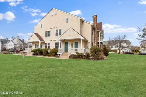 116 Des Moines Ct, Tinton Falls, NJ 07712
