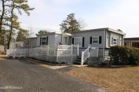 13 Fox St, Whiting, NJ 08759