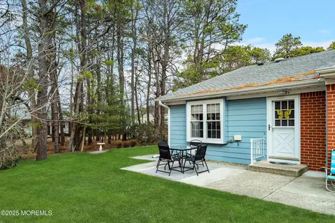 158 Hudson Pkwy # E, Whiting, NJ 08759