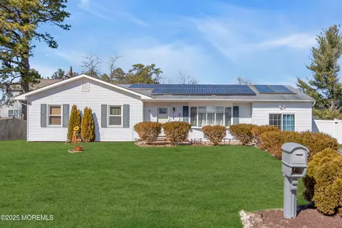 1841 4th Ave, Toms River, NJ 08757