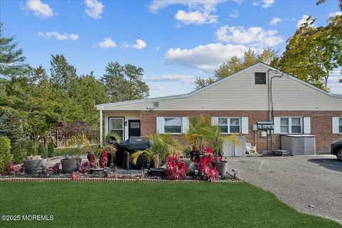 6 Cypress St # C, Toms River, NJ 08757