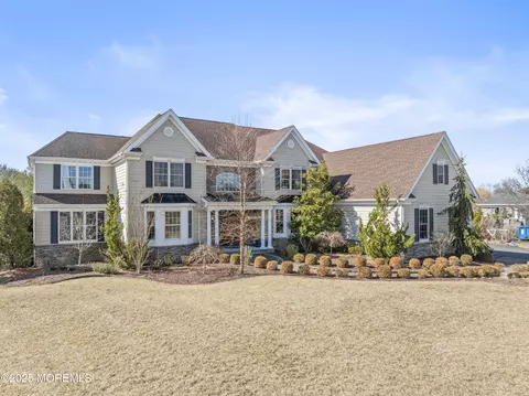 220 Thoroughbred Dr, Freehold, NJ 07728