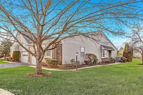 8 John Paul Jones Dr # A, Monroe, NJ 08831
