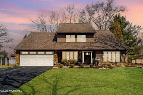 35 Tilton Dr, Freehold, NJ 07728