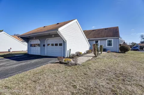 76 William And Mary Sq #A, Freehold, NJ 07728