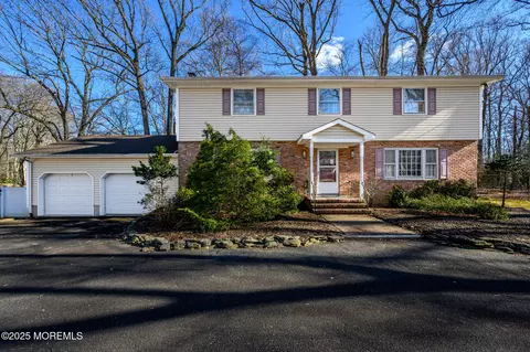 6 Stonehenge Dr, Holmdel, NJ 07733