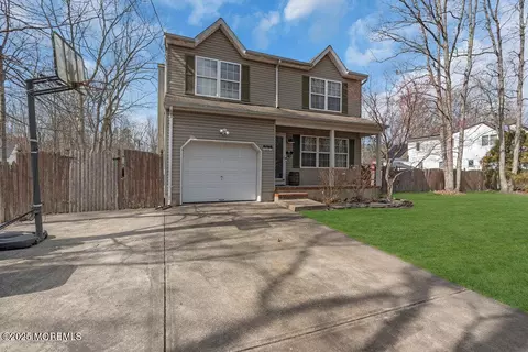 141 Docare Rd, Jackson, NJ 08527