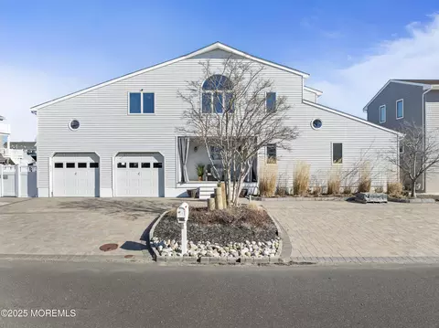 8 Muriel Dr, Manahawkin, NJ 08050