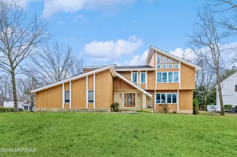 11 Oak Tree Ln, Ocean, NJ 07712