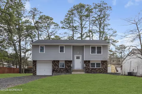 1602 Red Feather Trl, Browns Mills, NJ 08015