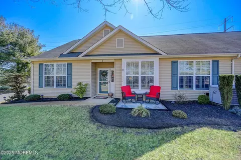 3 Country Walk Blvd, Whiting, NJ 08759
