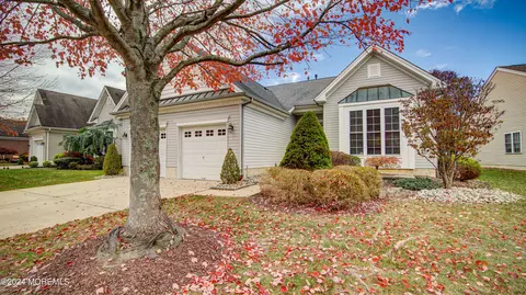 50 Shoal Rd, Jackson, NJ 08527