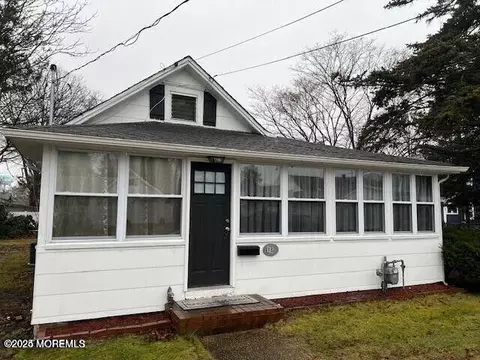 16 E Bayview Ave, Ocean Gate, NJ 08740