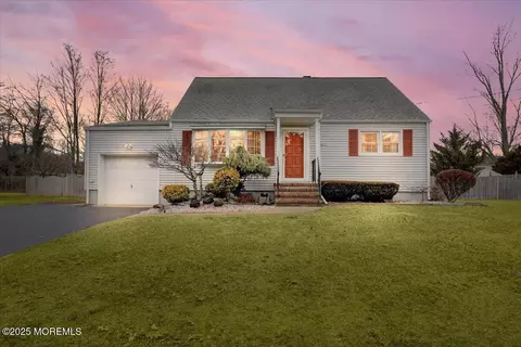 7 Rutgers Ter, Tinton Falls, NJ 07753