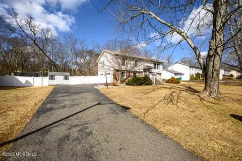 51 Hickory Hill Rd, Jackson, NJ 08527