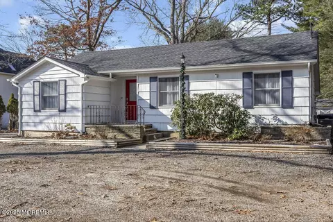 46 Butterfly Rd, Jackson, NJ 08527