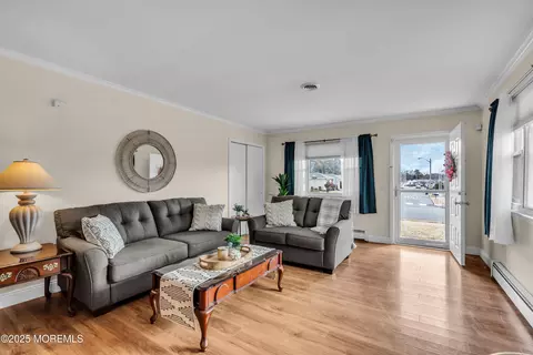 405 Costa Mesa Dr, Toms River, NJ 08757