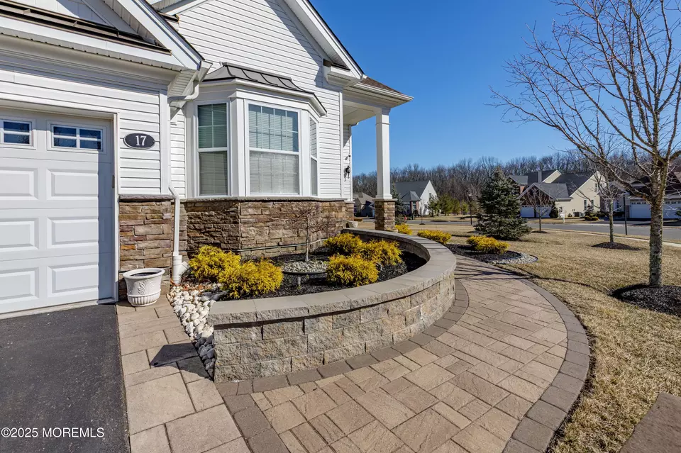 Exterior - 17 Legacy Ct, Freehold, NJ 07728 photo 6 of 10