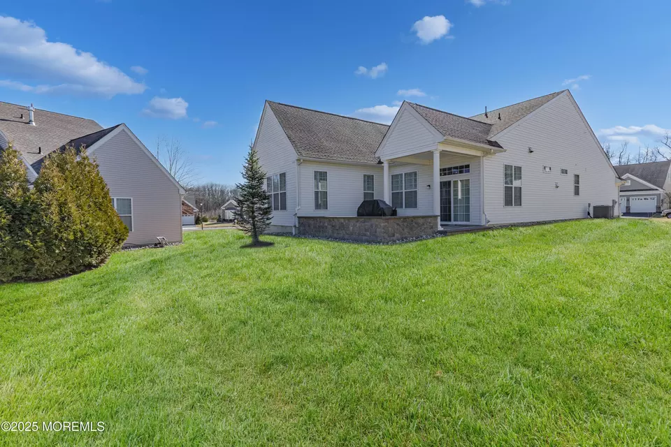 Exterior - 17 Legacy Ct, Freehold, NJ 07728 photo 8 of 10