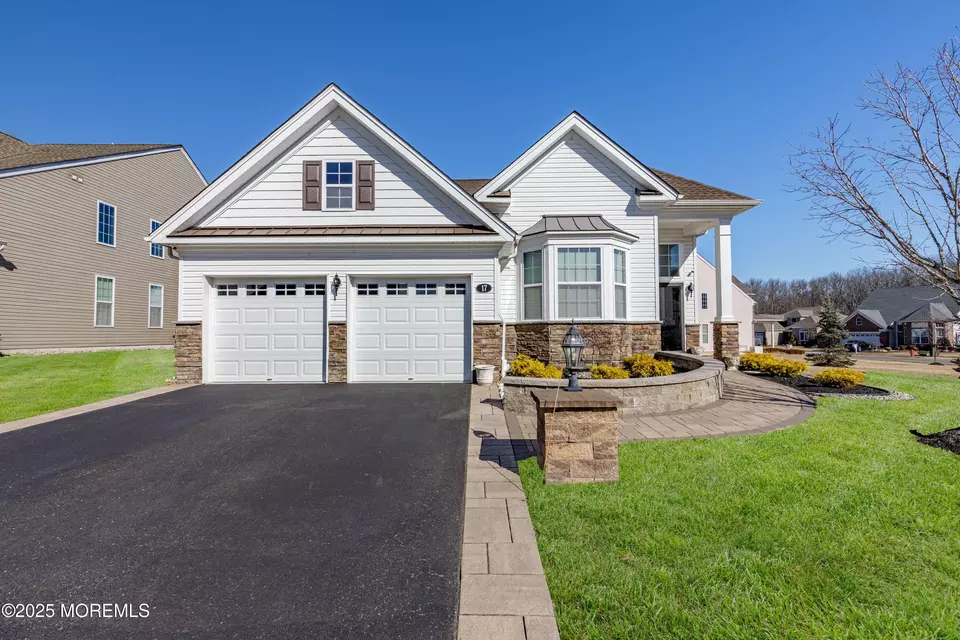Exterior - 17 Legacy Ct, Freehold, NJ 07728 photo 1 of 10