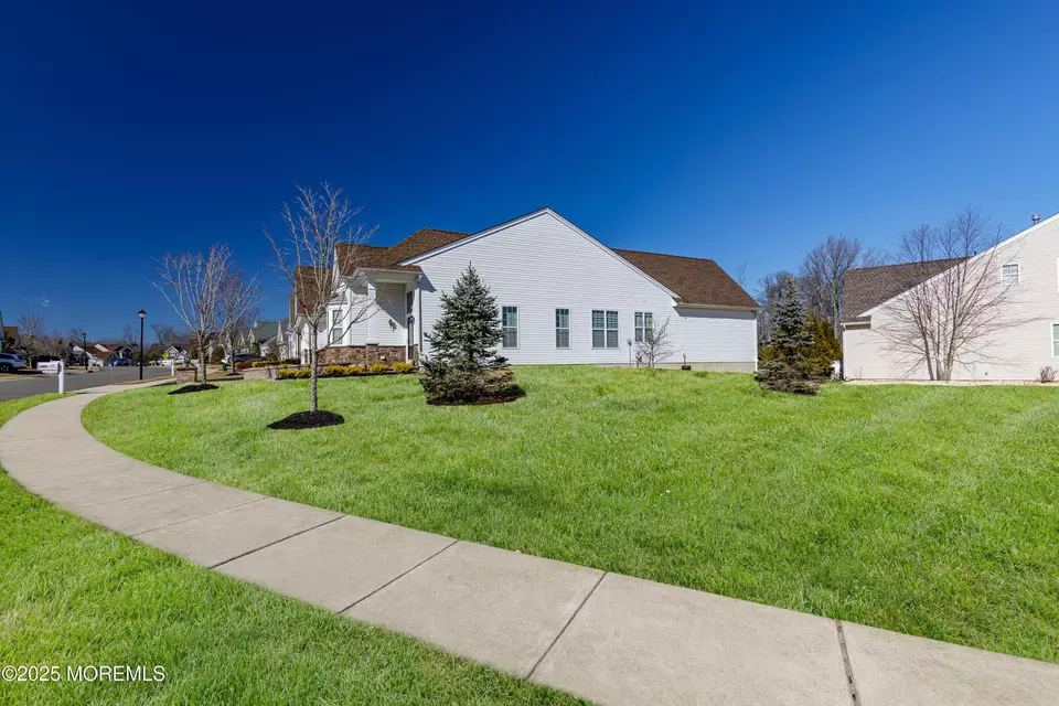 Exterior - 17 Legacy Ct, Freehold, NJ 07728 photo 3 of 10